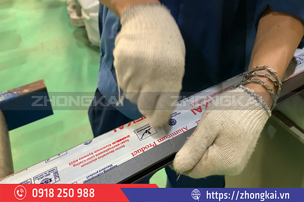 Thi công cửa cần đảm bảo đúng kỹ thuật